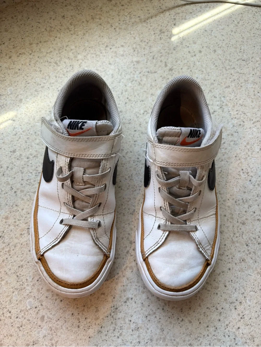 Nike Kids White & Black Low-Top Sneakers with Velcro Strap in Size 2